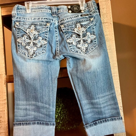 🌺Miss Me Capri - Picture 3 of 3